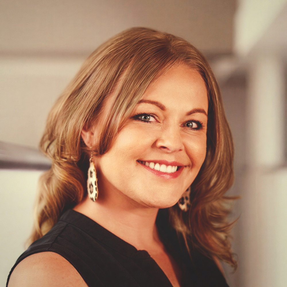 Erin Wondra headshot